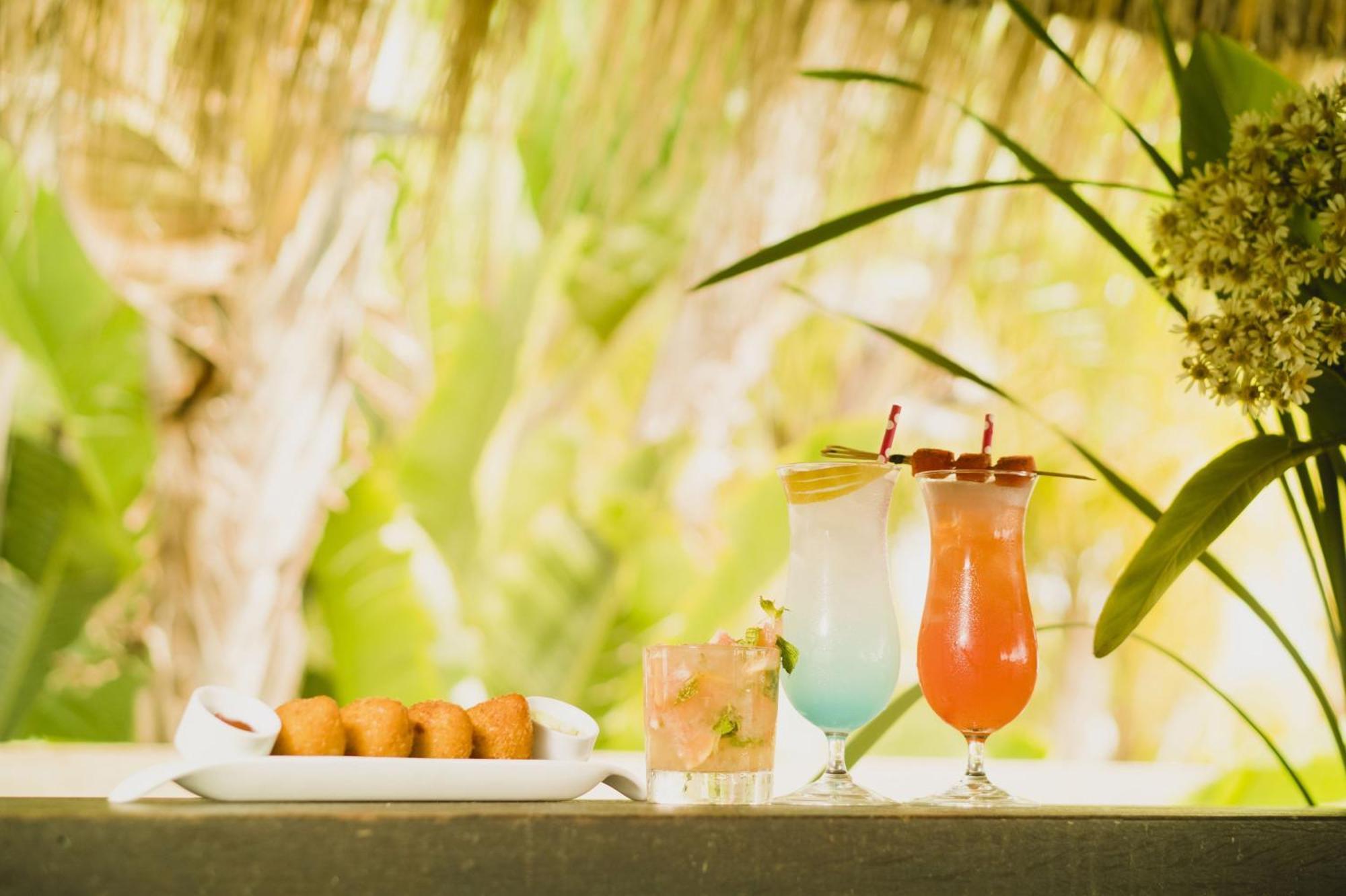 Sheraton Colonia Golf & Spa Resort Colonia del Sacramento Bagian luar foto Cocktails